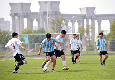 欧洲杯-小猪+铁卫建功诺伊尔神扑 德国2-0乌克兰